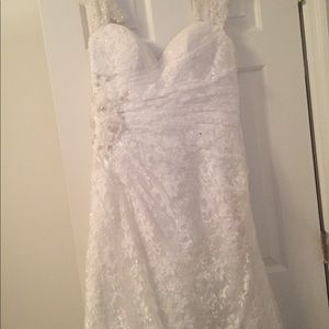 Lace wedding dress